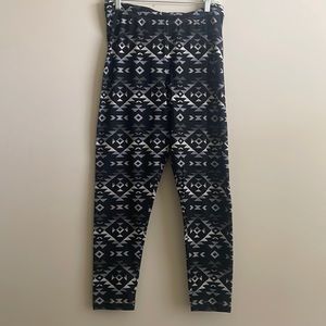 NWOT- Old Navy Women's High-Rise Leggings